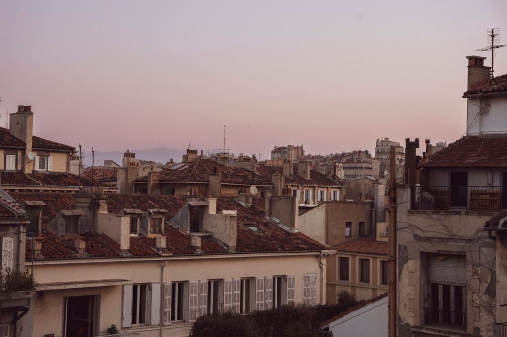 Facade de copropriete en Provence